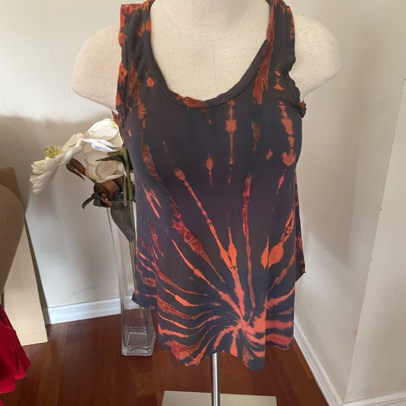 Blue Gecko Tie Dye Tank - Picture 1 of 3